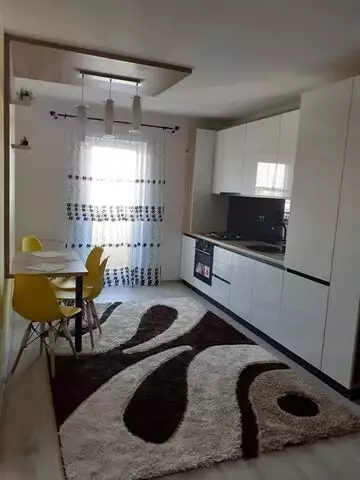 Vanzare apartament, 2 camere, in Floresti, zona Centru