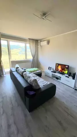 Vanzare apartament, 2 camere, in Floresti, zona Centru