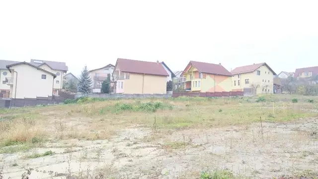 Vanzare teren, 300 m<sup>2</sup>, in Cluj-Napoca, zona Iris