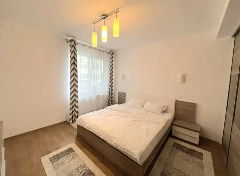 De vanzare apartament, 3 camere, in Floresti, zona Centru