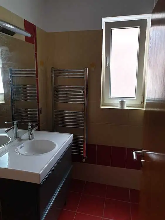 De vanzare apartament, 3 camere, in Cluj-Napoca, zona Buna Ziua