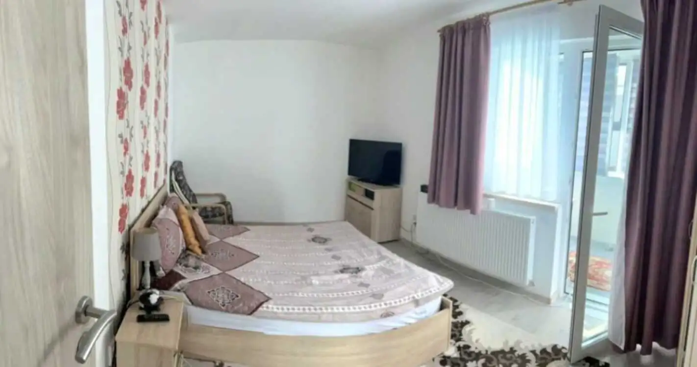 De vanzare apartament, 3 camere, in Floresti, zona Centru