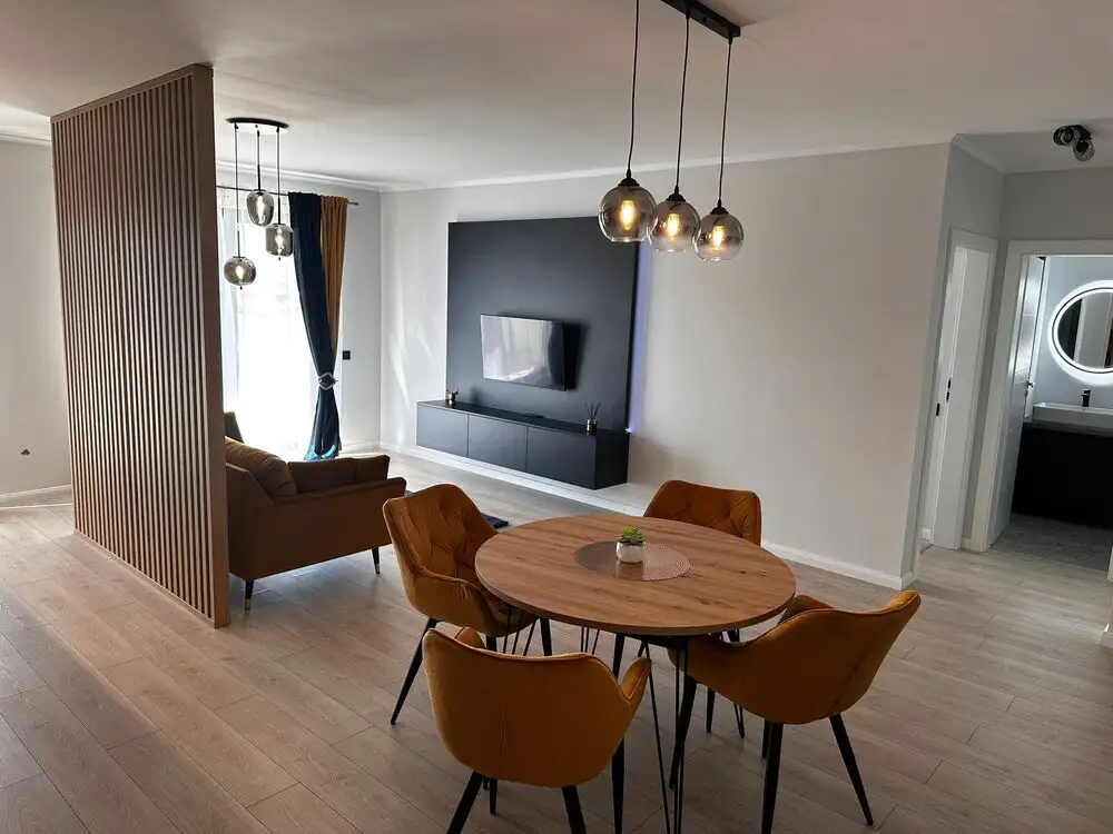 De vanzare apartament, 2 camere, in Floresti, zona Centru