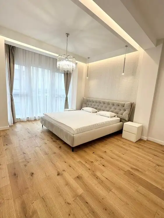 De vanzare apartament, 3 camere, in Floresti, zona Centru