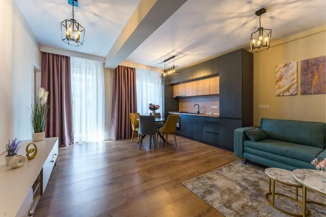 Vanzare apartament, 2 camere, in Floresti, zona Centru