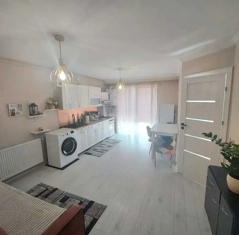 Se vinde apartament, 2 camere, in Floresti, zona Centru