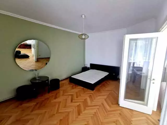 Vanzare apartament, 4 camere, in Sector 1, zona Piata Victoriei