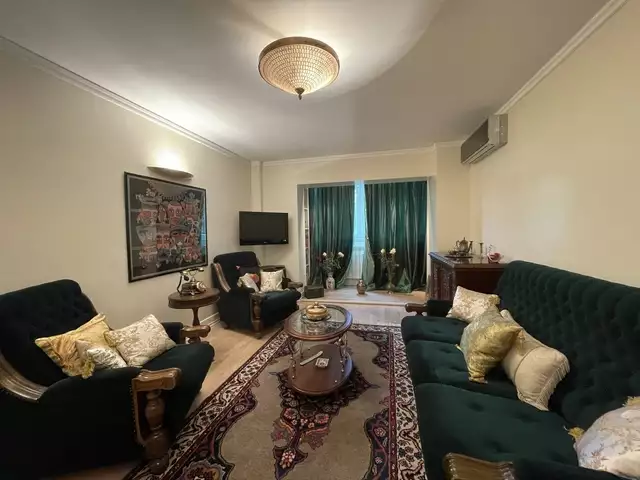 Se vinde apartament, 2 camere, in Sector 1, zona Victoriei