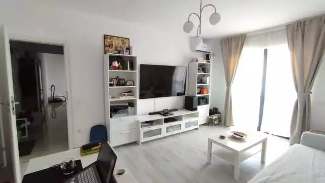 Vanzare apartament, 3 camere, in Est, zona Dobroesti