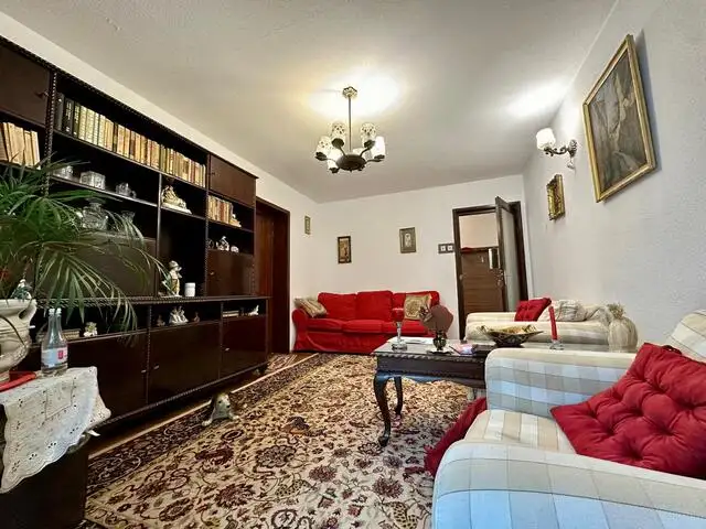 Se vinde apartament, 3 camere, in Sector 2, zona Stefan Cel Mare