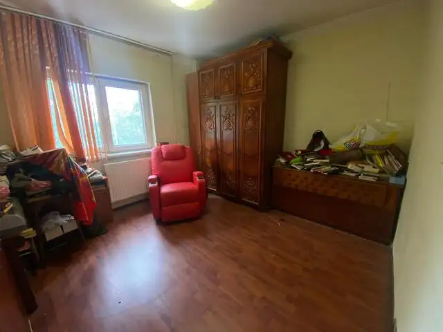 Se vinde apartament, 4 camere, in Sector 2, zona Dacia