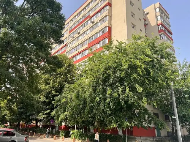 De vanzare apartament, 3 camere, in Sector 4, zona Giurgiului