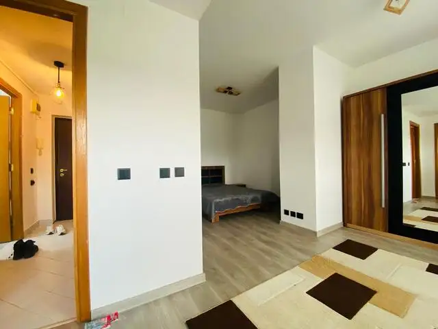 Vanzare apartament, o camera, in Sector 6, zona Valea Ialomitei