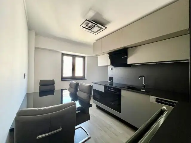 De inchiriat apartament, 3 camere, in Sector 4, zona Timpuri Noi