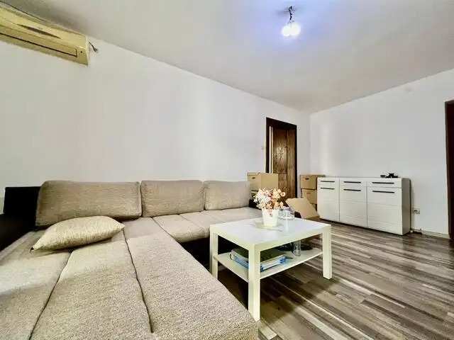 De vanzare apartament, 4 camere, in Sector 3, zona Titan