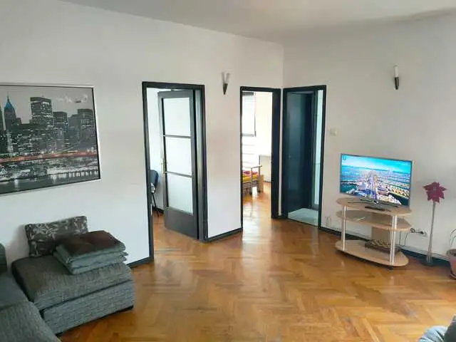 Se inchiriaza apartament, 4 camere, in Sector 3, zona Piata Unirii (S3)