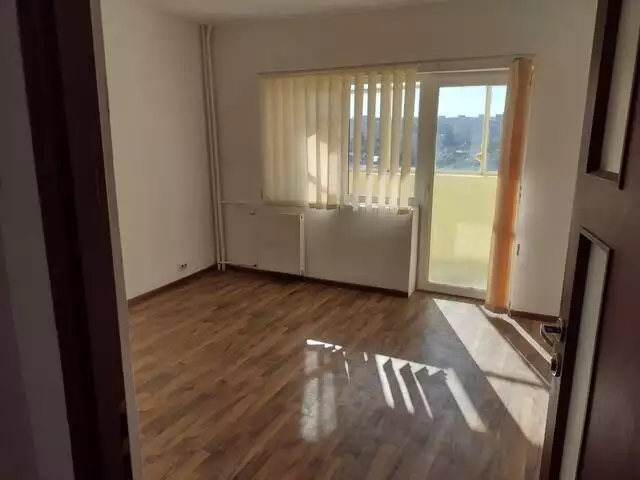 De vanzare apartament, 4 camere, in Sector 3, zona Alba Iulia