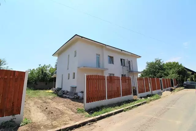 Se vinde casa, 5 camere, in Nord, zona Mogosoaia