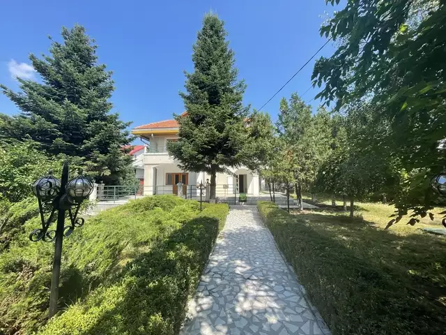 Se vinde casa, 9 camere, in Sector 1, zona Bucurestii Noi