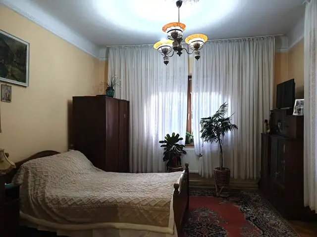 Vanzare casa, 6 camere, in Sector 2, zona Eminescu