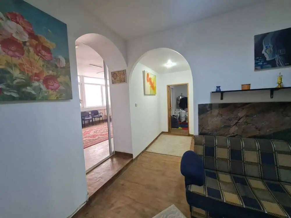 Vanzare apartament, 4 camere, in Sector 2, zona Dacia