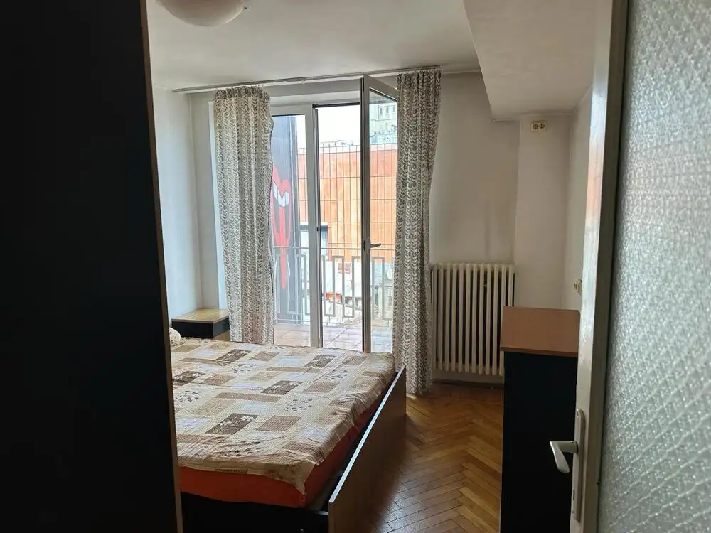 Se vinde apartament, 3 camere, in Sector 1, zona Piata Romana
