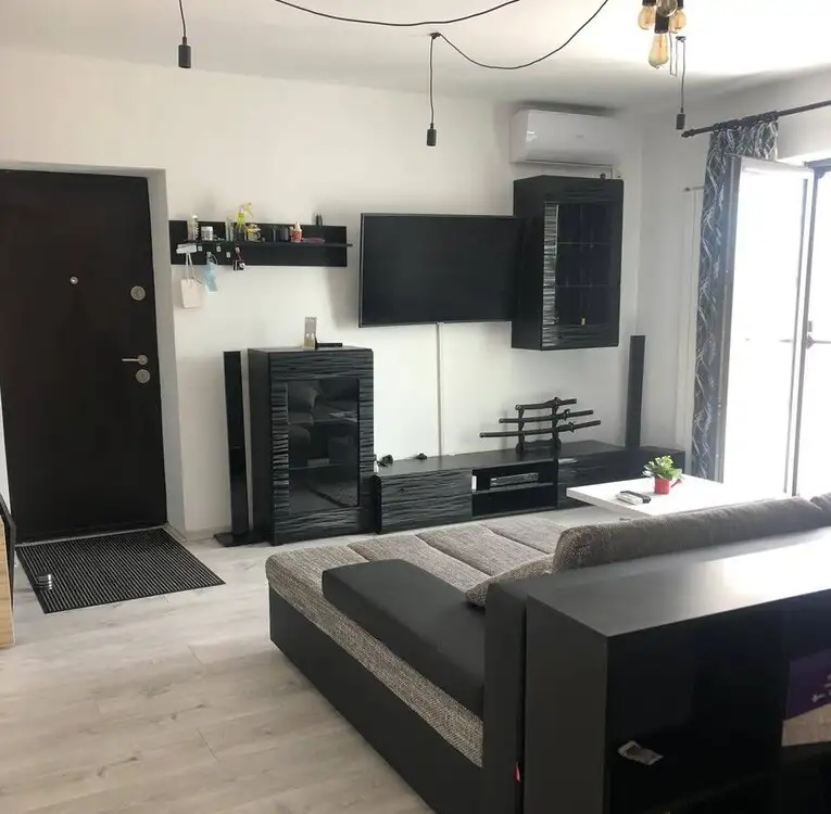 De vanzare apartament, 3 camere, in Est, zona Branesti