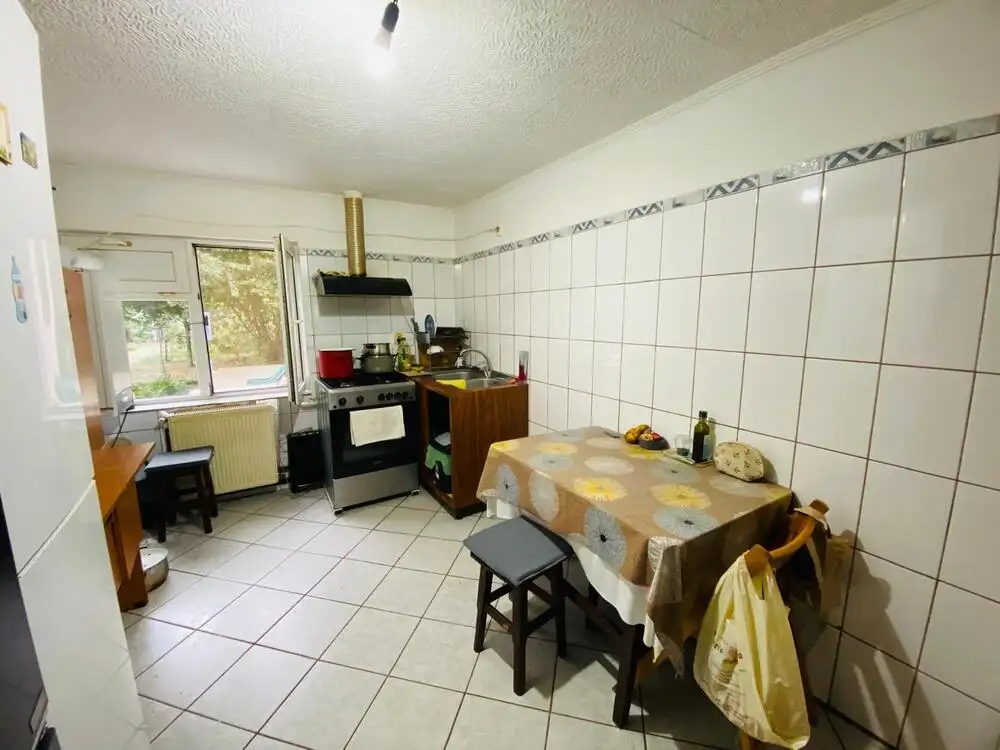 Se vinde casa, 4 camere, in Sector 1, zona Bucurestii Noi