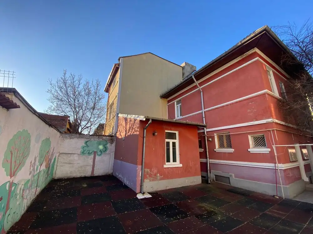 De vanzare casa, 6 camere, in Sector 2, zona Iancului