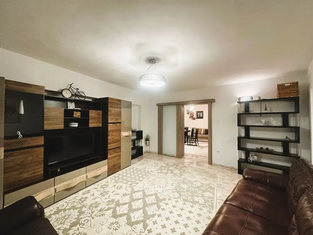 Vanzare apartament, 4 camere, in Sector 3, zona Piata Unirii (S3)