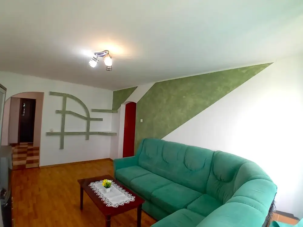 Vanzare apartament, 4 camere, in Sector 4, zona Aparatorii Patriei