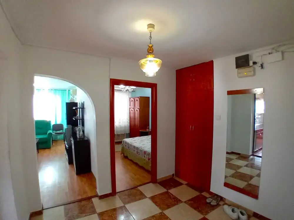 Vanzare apartament, 4 camere, in Sector 4, zona Aparatorii Patriei