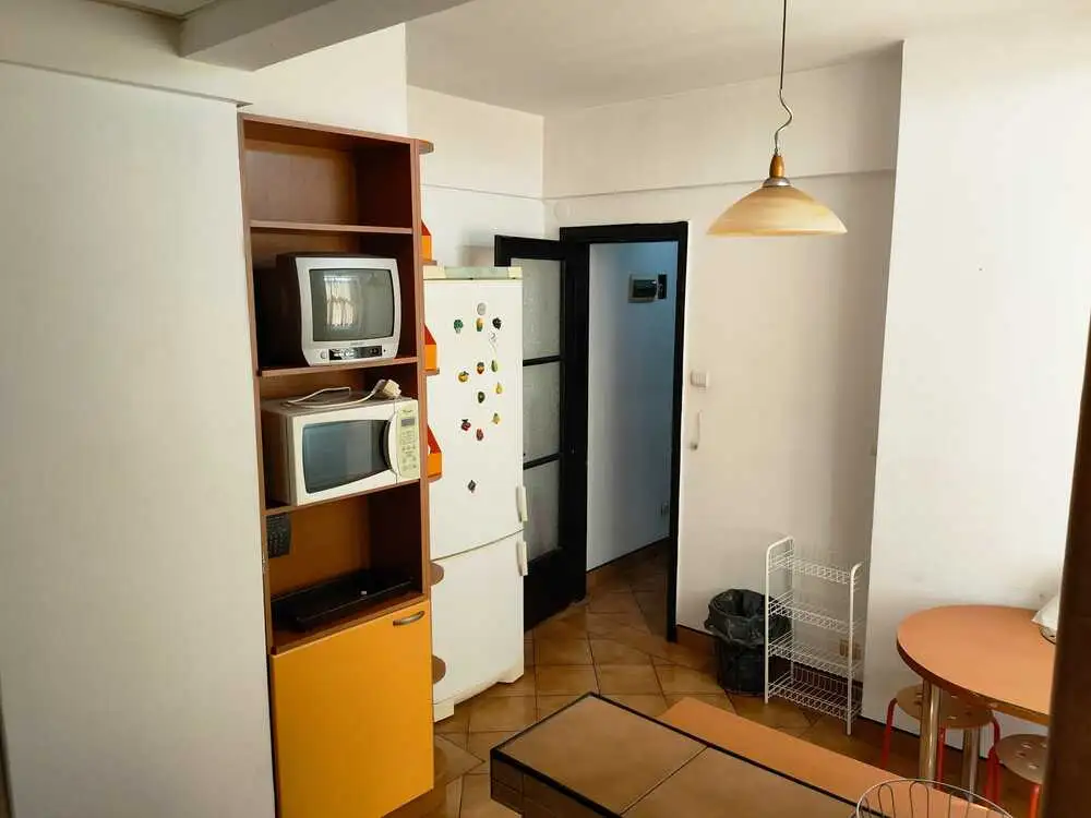 Se inchiriaza apartament, 4 camere, in Sector 3, zona Piata Unirii (S3)