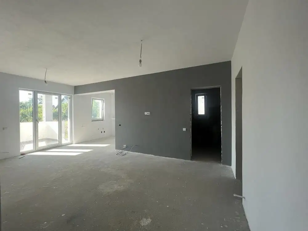 De vanzare apartament, 2 camere, in Sud, zona Domnesti