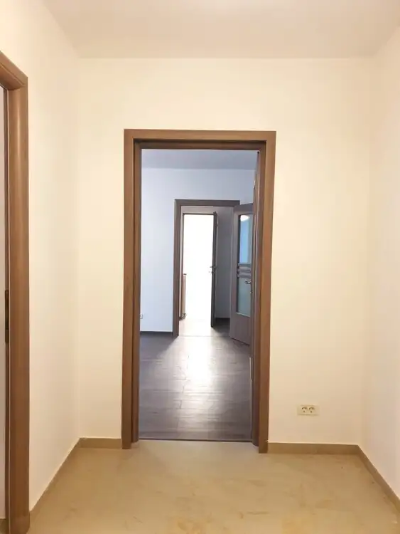 De vanzare apartament, 3 camere, in Sector 4, zona Piata Resita