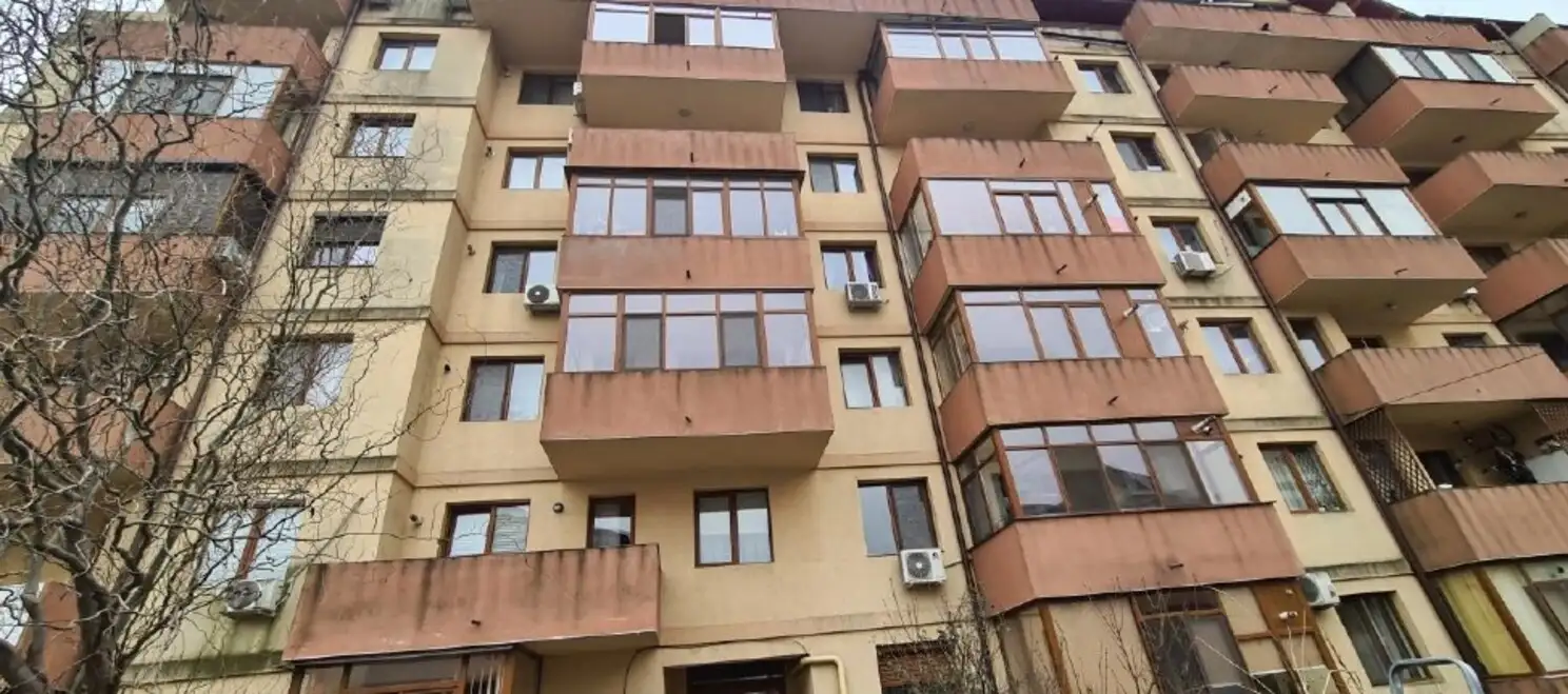 Vanzare apartament, 2 camere, in Sud, zona Bragadiru