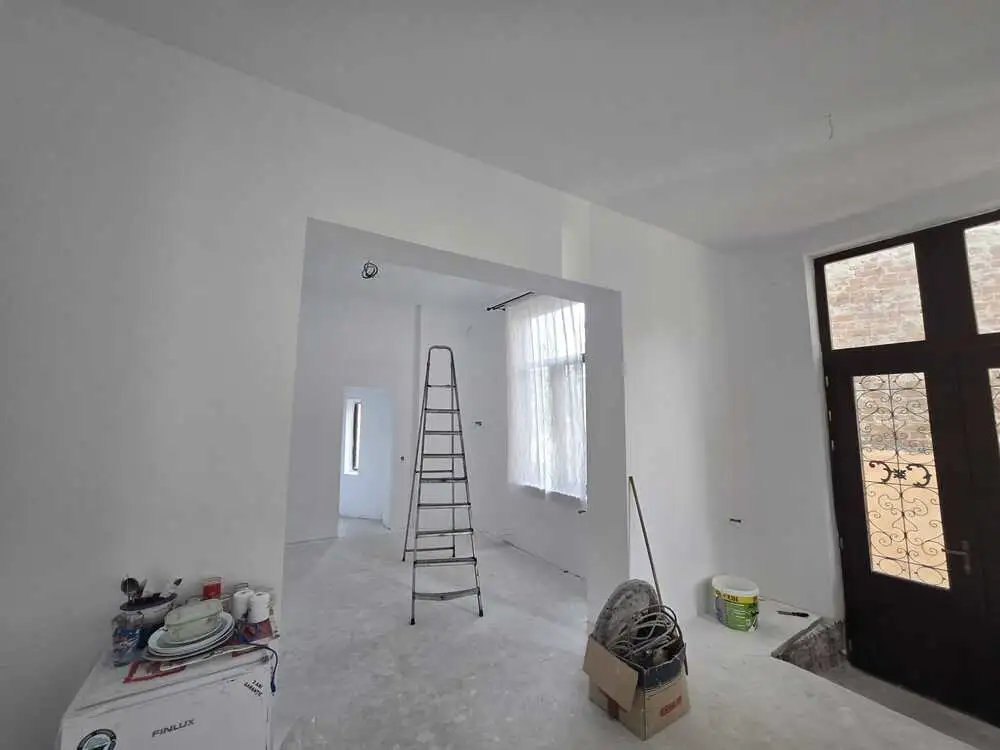 De inchiriat casa, 8 camere, in Sector 5, zona 13 Septembrie