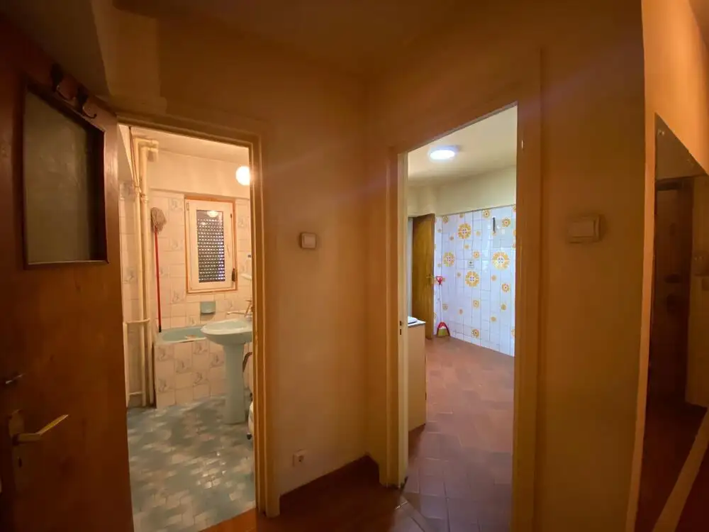 Vanzare apartament, 4 camere, in Sector 1, zona Titulescu