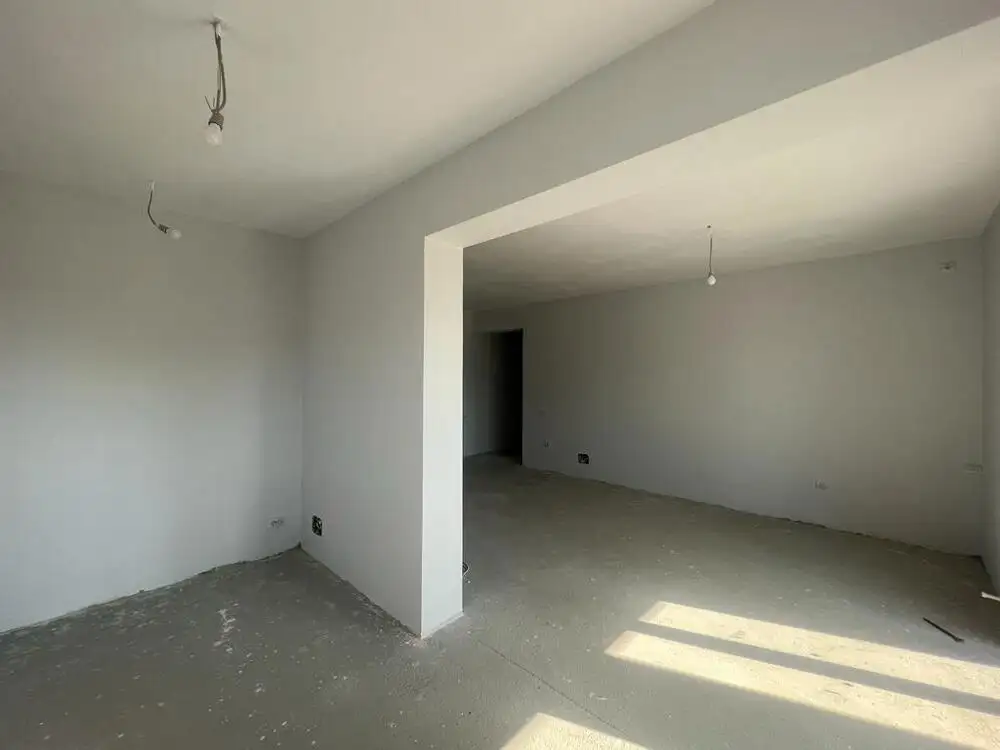 De vanzare apartament, 2 camere, in Sud, zona Domnesti