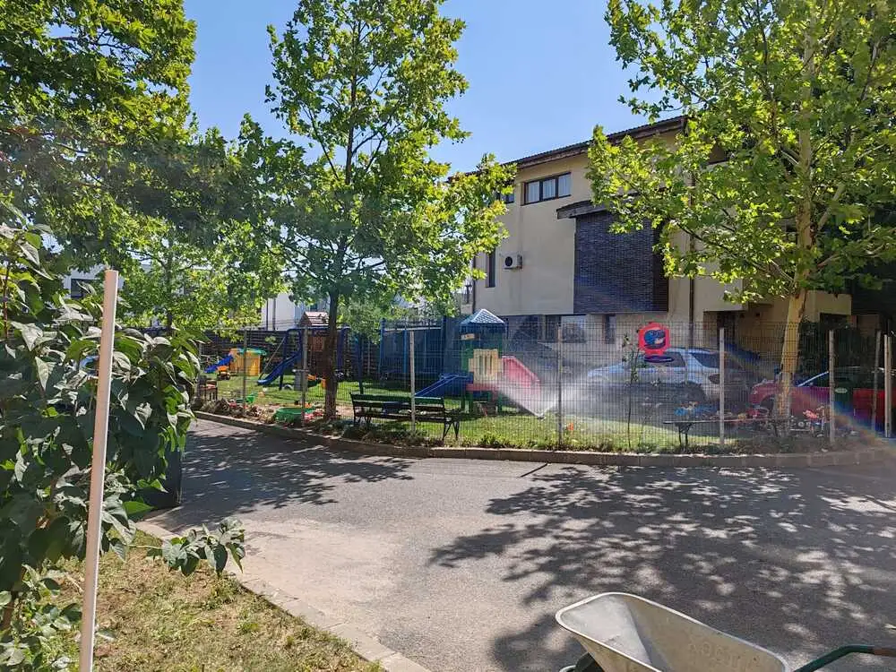 Se vinde apartament, 3 camere, in Nord, zona Corbeanca