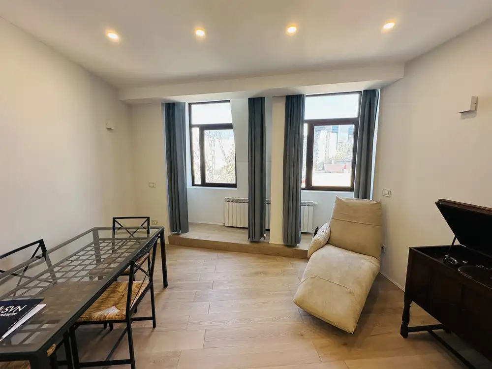 Se vinde apartament, 3 camere, in Sector 1, zona Calea Victoriei