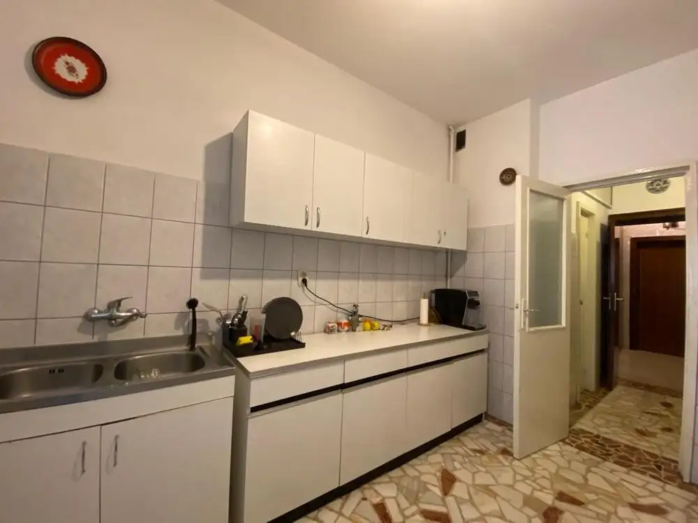 Vanzare apartament, 4 camere, in Sector 1, zona Capitale