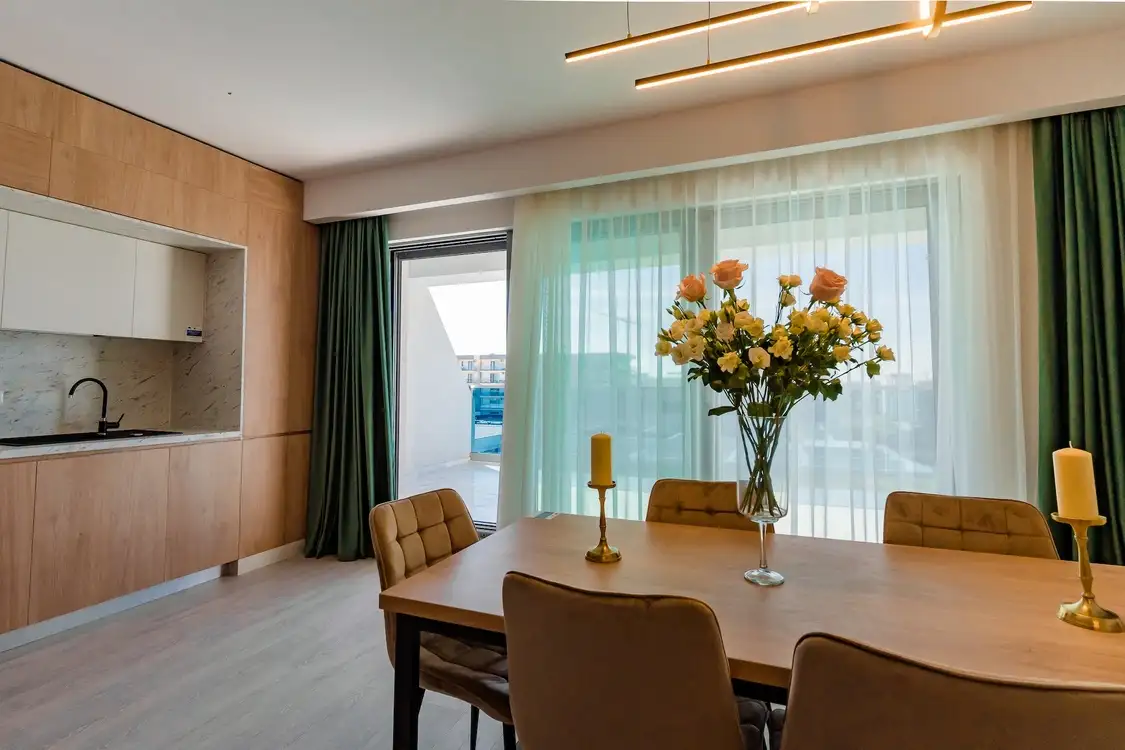 Se vinde apartament, 3 camere, in Mamaia, zona Nord
