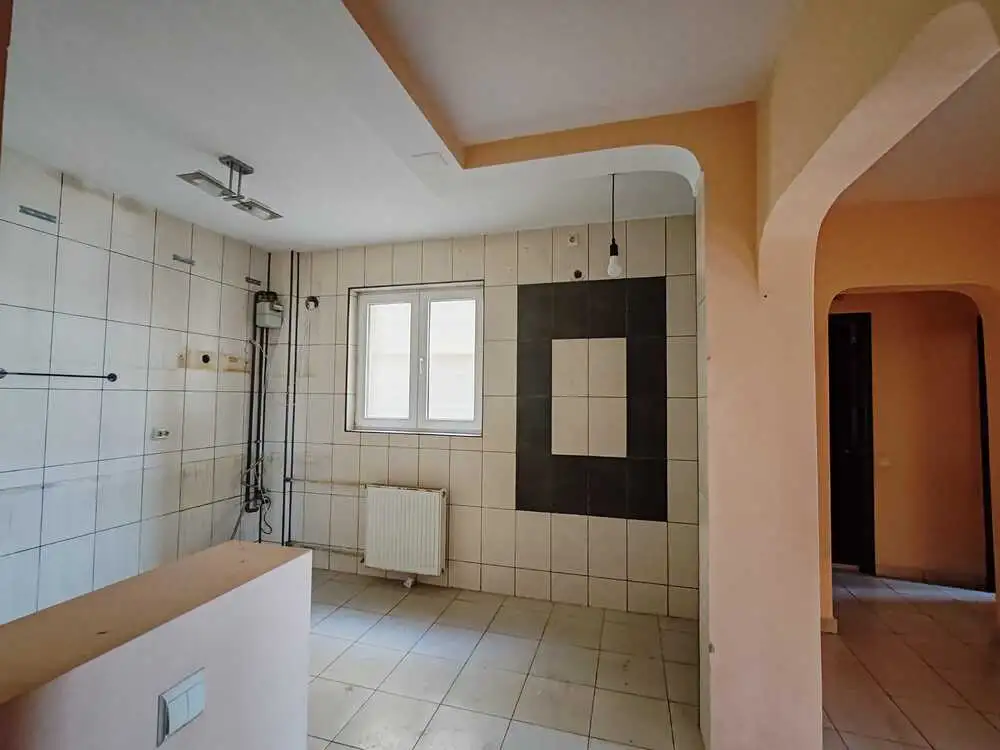 De vanzare apartament, 3 camere, in Sector 4, zona Giurgiului