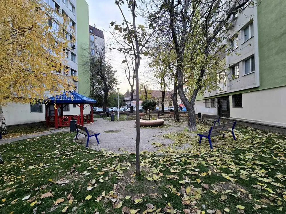 Vanzare apartament, 3 camere, in Sector 4, zona Tineretului