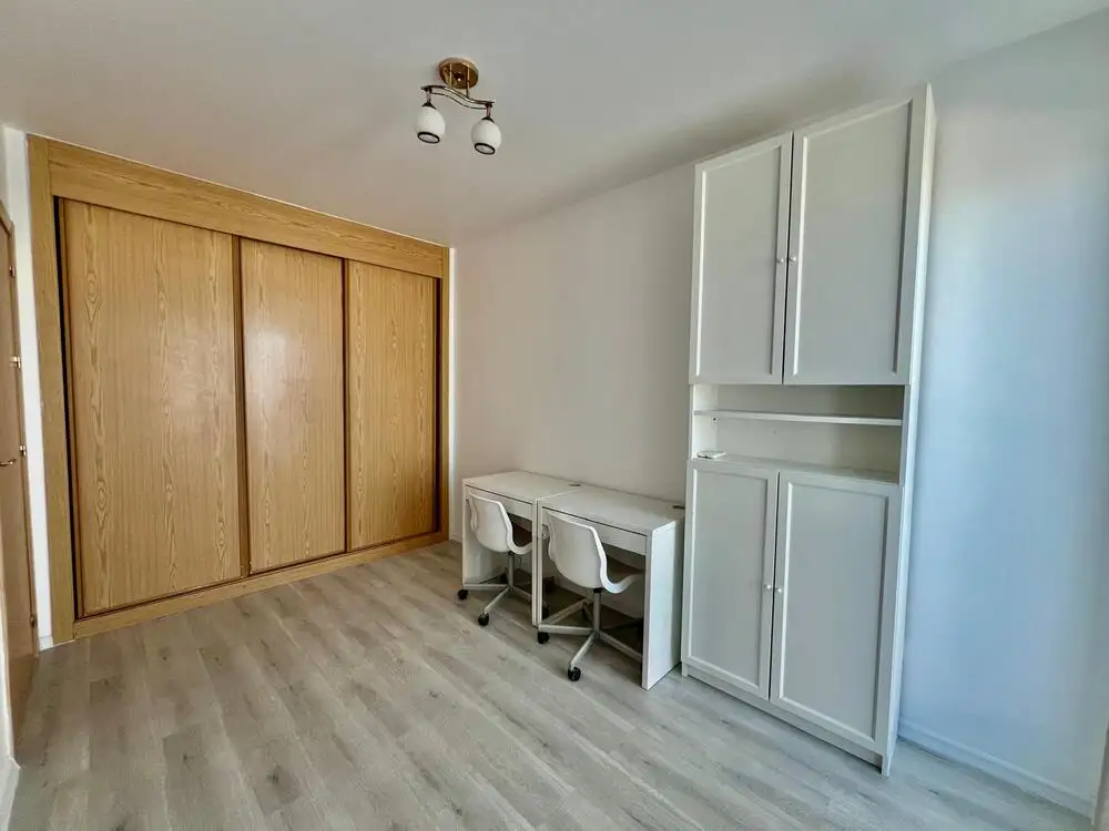 Se vinde apartament, 5 camere, in Sector 2, zona Basarabia