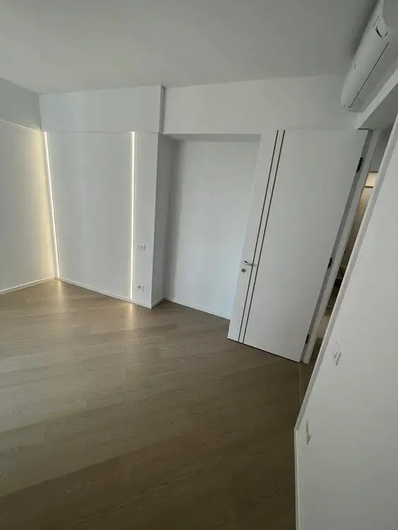 De vanzare apartament, 4 camere, in Sector 4, zona Vacaresti