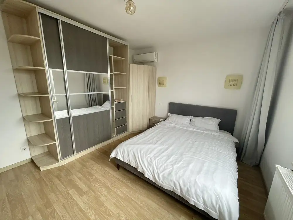 Vanzare apartament, o camera, in Sector 4, zona Tineretului