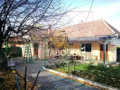 Casa individuala de vanzare 932 mp teren garaj si terasa in Piata Cluj