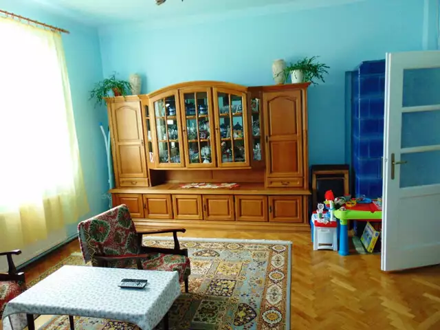 Doua apartamente la casa de vanzare in zona Lupeni din Sibiu